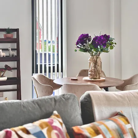 33 Citygate Apartman