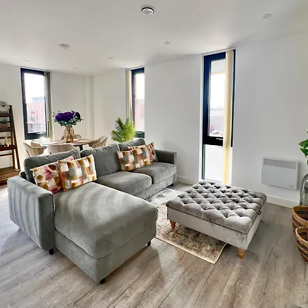 33 Citygate Apartment